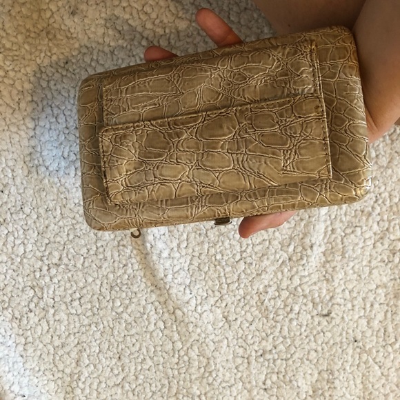 Clutch - Picture 2 of 2